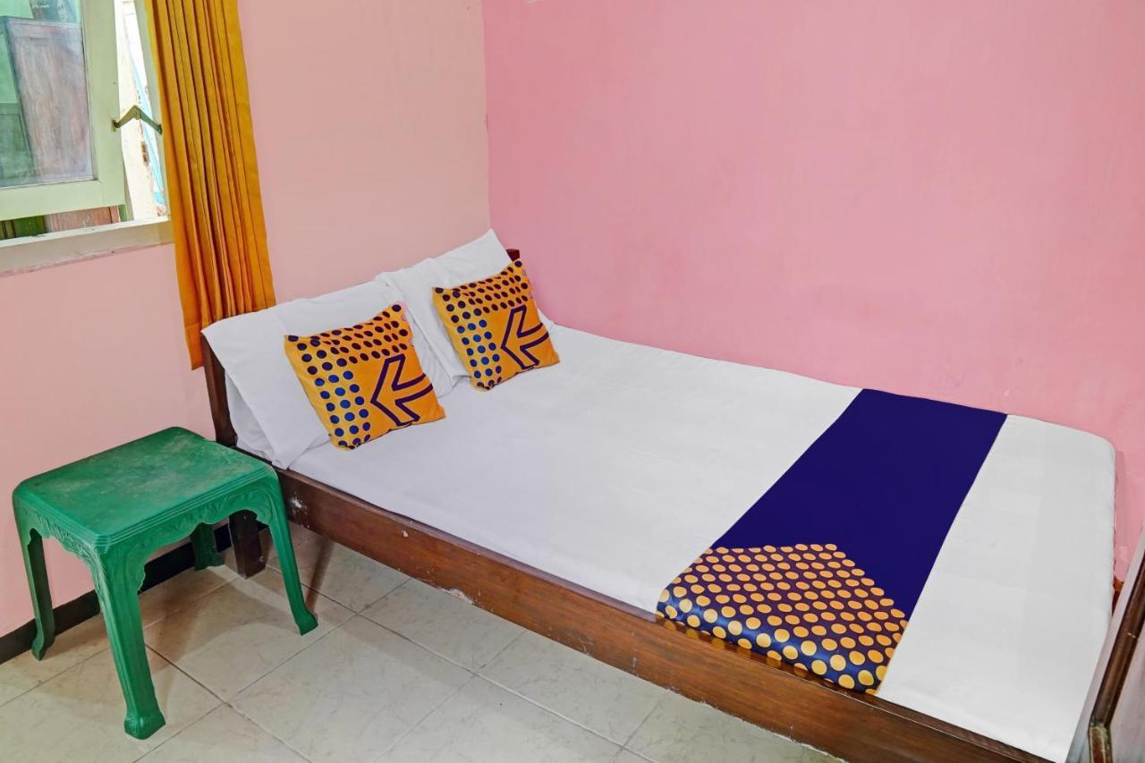 Oyo 90729 Sekar Guest House Джембер Экстерьер фото